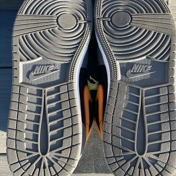 Jordan 1s - Picture 5 of 12